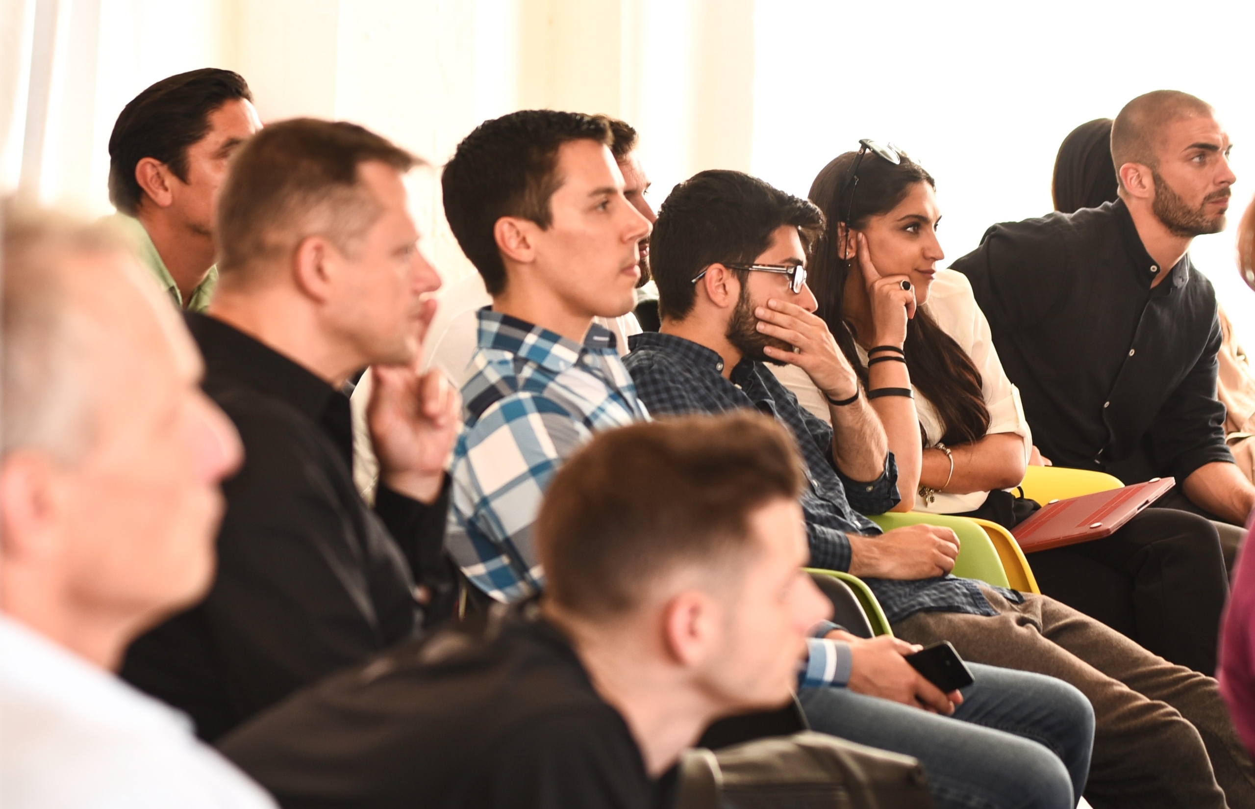 audience m-accelerator-zJYMJIrQYTE-unsplash cropped